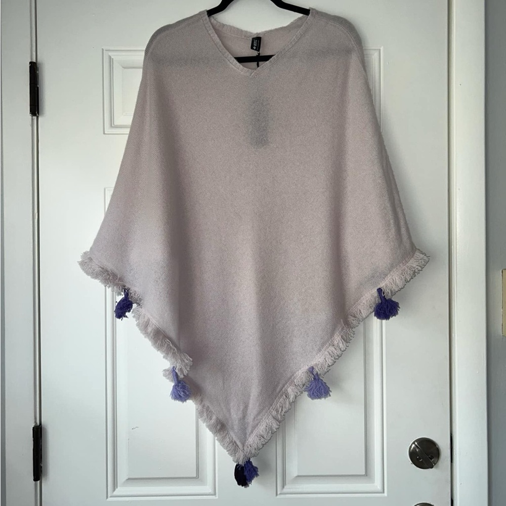 NWT BERYLL ONE SIZE 100% cashmere pink poncho cape sweater with Pom poms - Picture 2 of 5